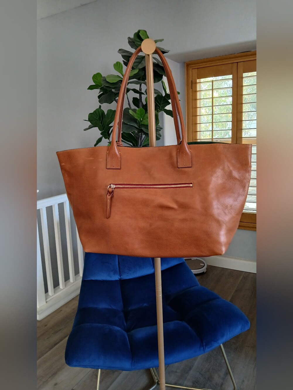 Dooney & Bourke Florentine Rusell Leather Tote Bag - Picture 2 of 14
